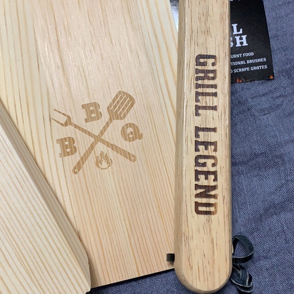 Set of 2 grill scraper and grill brush. - Picture 3 of 7